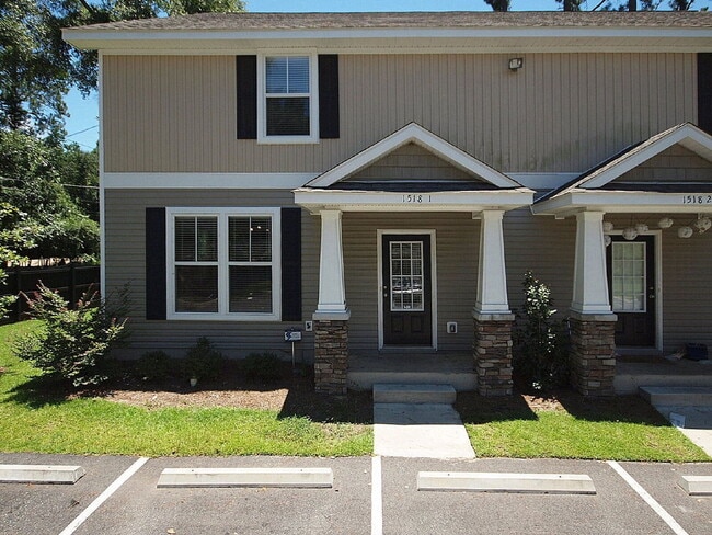 Photo - Hamptons on High – 4 Bedroom / 4 Bathroom Student Townhome Near FSU & TSC!