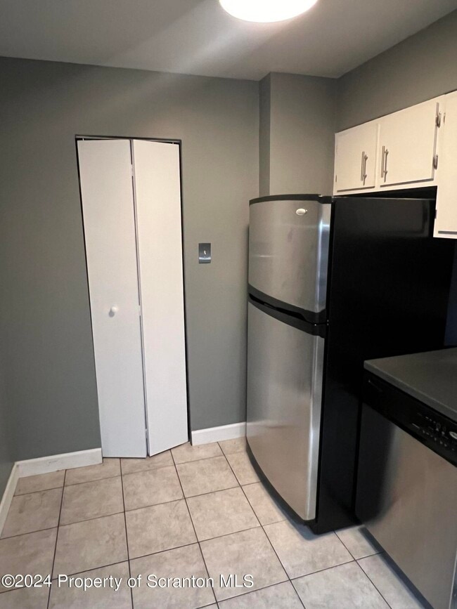 Photo - 220 Linden St