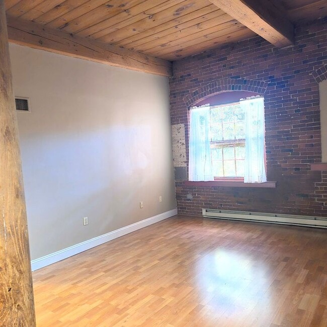 Photo - 335 Cypress St
