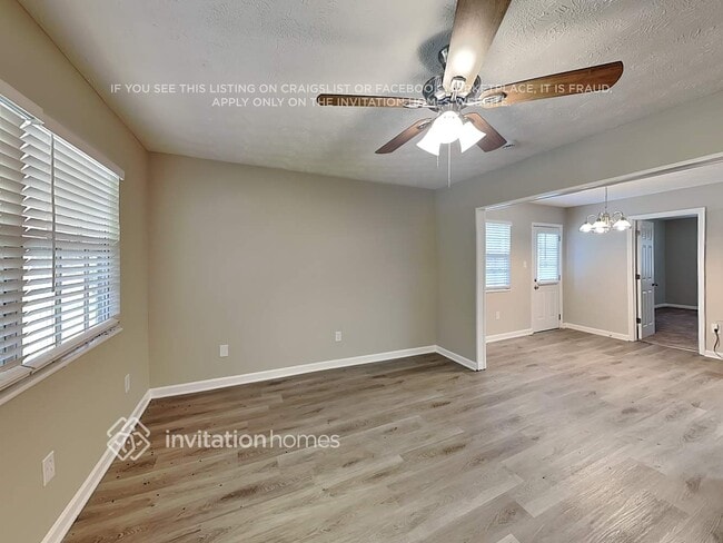 Photo - 736 Plainville Trail SW