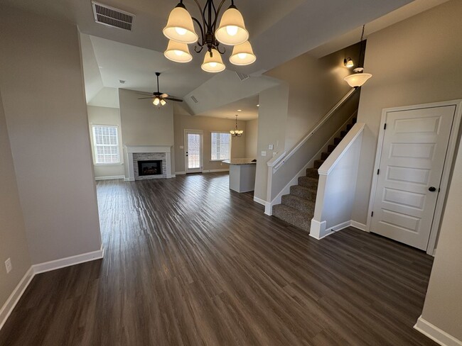 Photo - 2113 Metcalf Wy