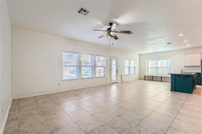 Photo - 153 Ammonite Ln