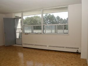 Building Photo - 105 La Rose Ave