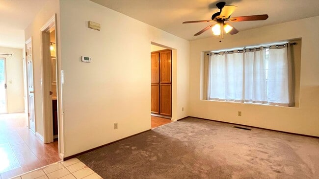 Photo - 4BD/2.5BA - Clean, Spacious 2-story Near Lake Almaden