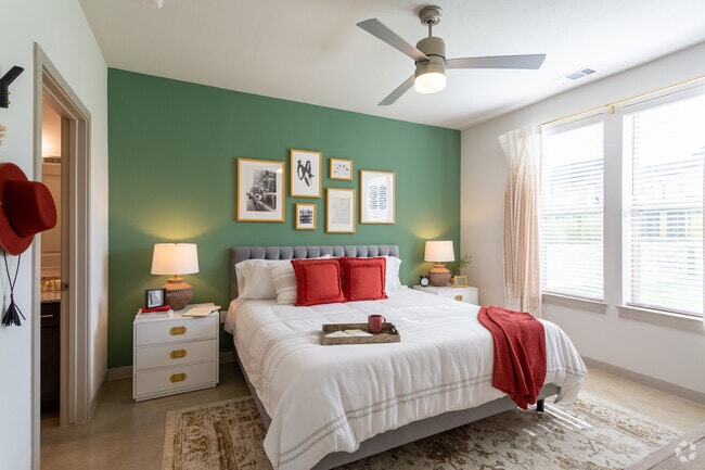 1BR, 1BA - 787SF