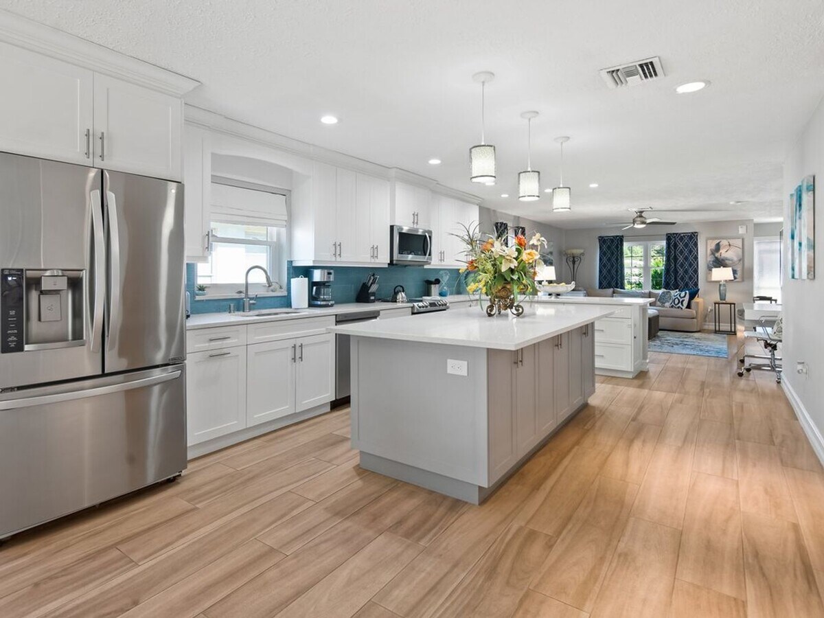 Updated 3-bedroom, 2-bath single-family home w/ Heated Saltwater Pool - Updated 3-bedroom, 2-bath single-family home w/ Heated Saltwater Pool