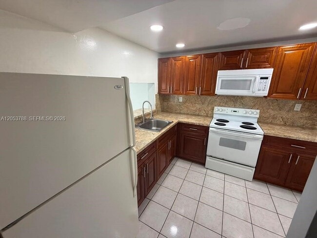 Building Photo - 11780 SW 18th St Unit 521-2