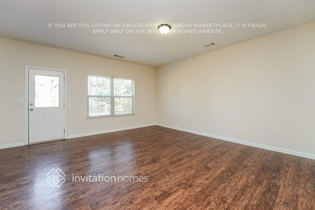 Photo - 270 Village Broad St