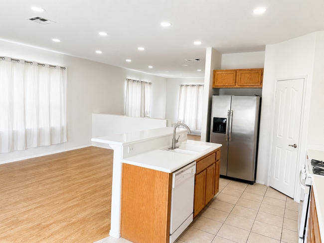 13900 Nelliebell Dr