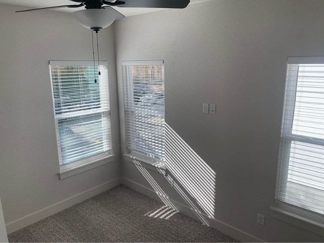 Photo - 1638 Price Ave