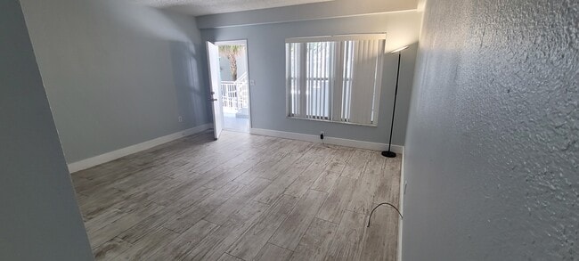 Building Photo - 9248 Collins Ave Unit 105