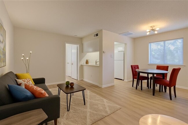 Building Photo - 9079 Jollyville Rd Unit 206 Rental