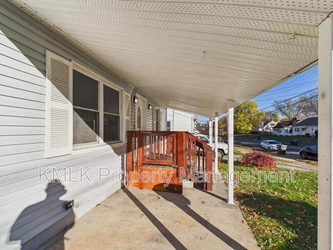 Photo - 2475 Ogden Ave