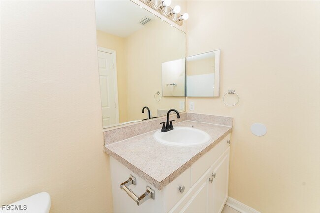 Photo - 867 Bedford Dr