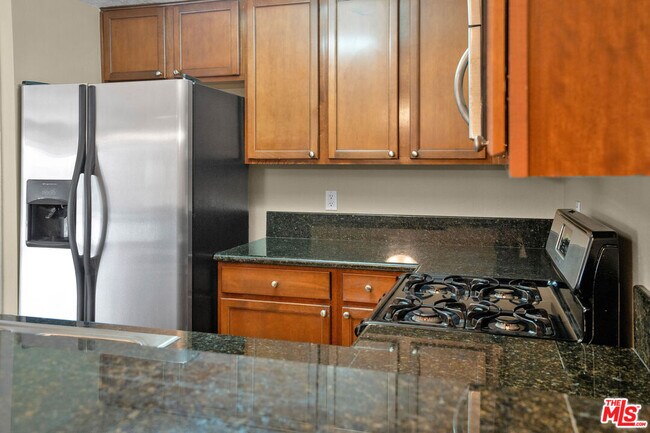 Photo - 1633 S Bentley Ave Unit 108