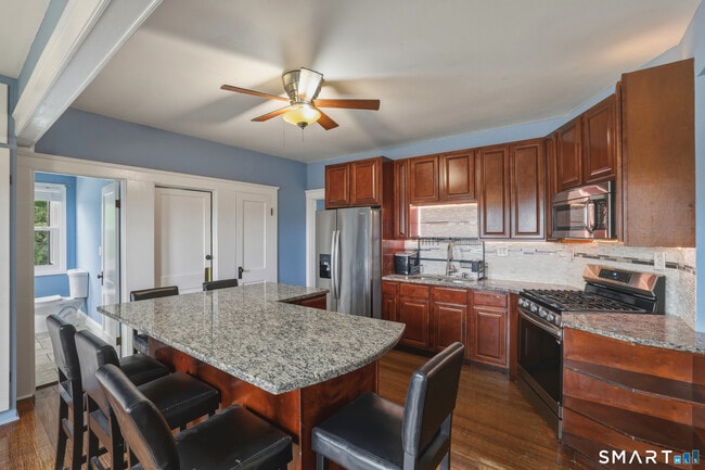 Photo - 44-46-46 Perry Hill Rd