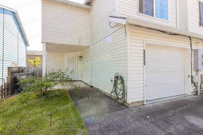 Photo - 12530 SE Taggart St