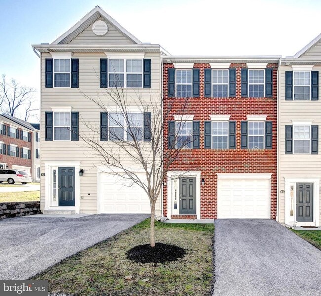 Photo - 57 Nittany Ct Townhome
