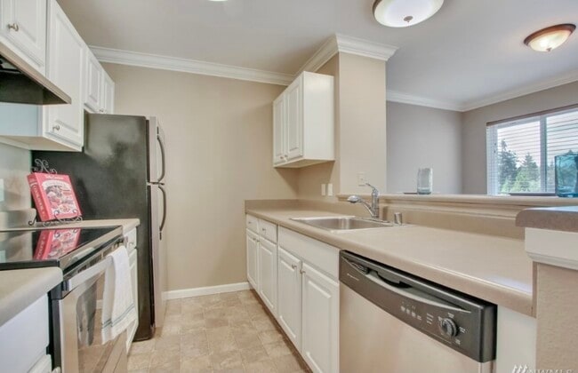 Easy to access everything in kitchen - 31500 33rd Pl SW Unit Q102