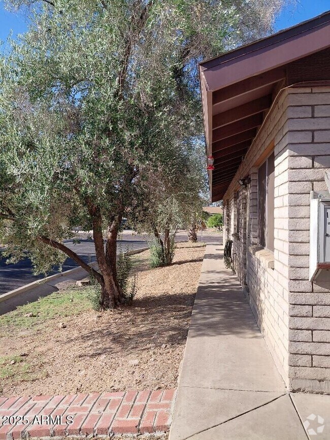Building Photo - 1410 E Mountain View Rd Unit 1 Rental