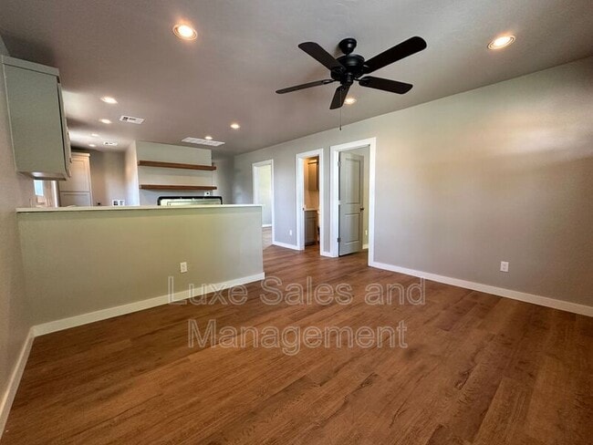 Photo - 5008 N Asbury Ave