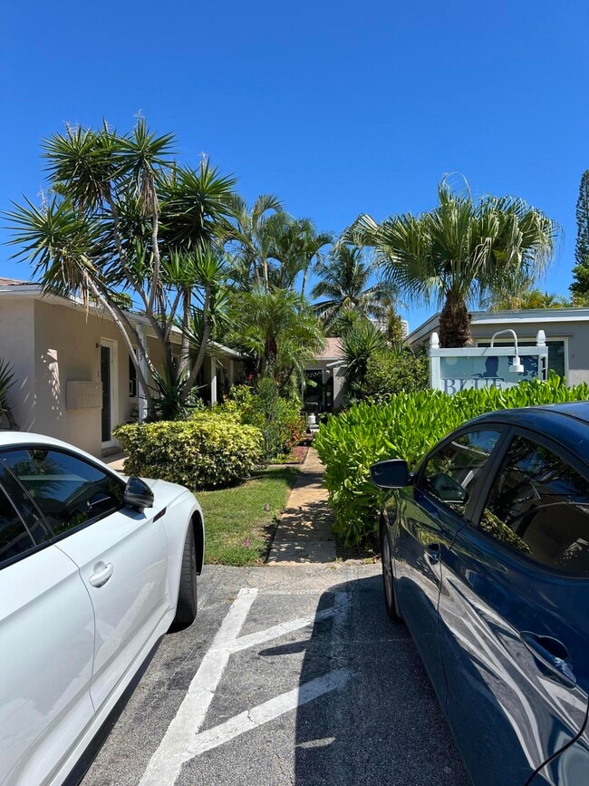 Photo - 113 Edwards Ln Unit 4