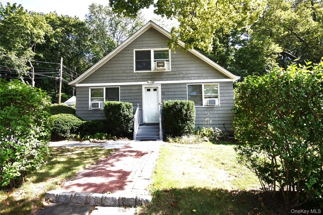 Building Photo - 70 N Woodhull Rd Rental