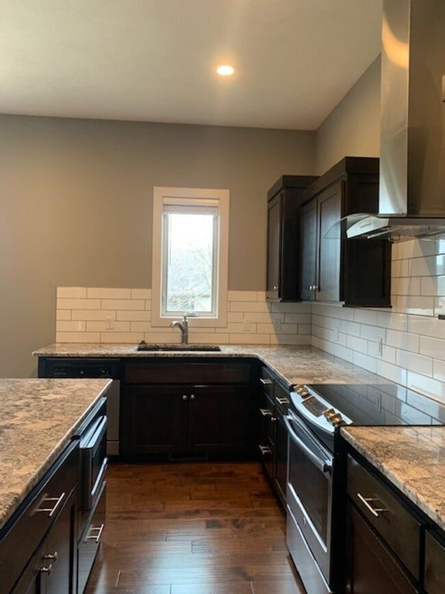 Photo - Beautiful Open Layout 3 Bedroom 2 Bath 3 Car Garage NIXA