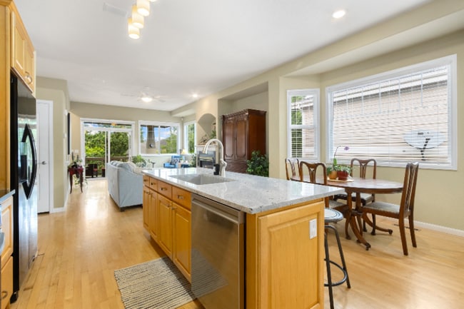 Photo - 4918 Valley Oak Dr