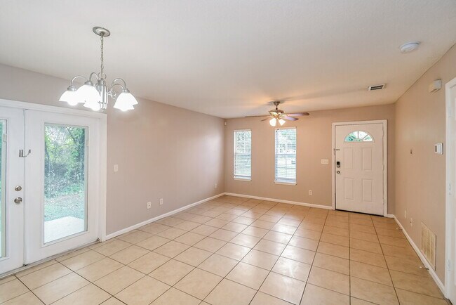 Photo - 5743 Kinkaid Rd