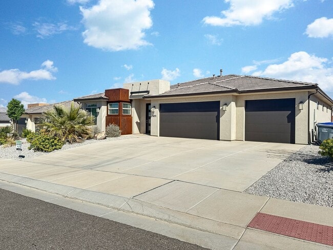 Photo - 3011 E Lavatera Dr