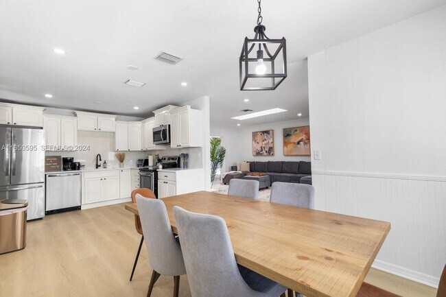 Photo - 3255 Florida Blvd