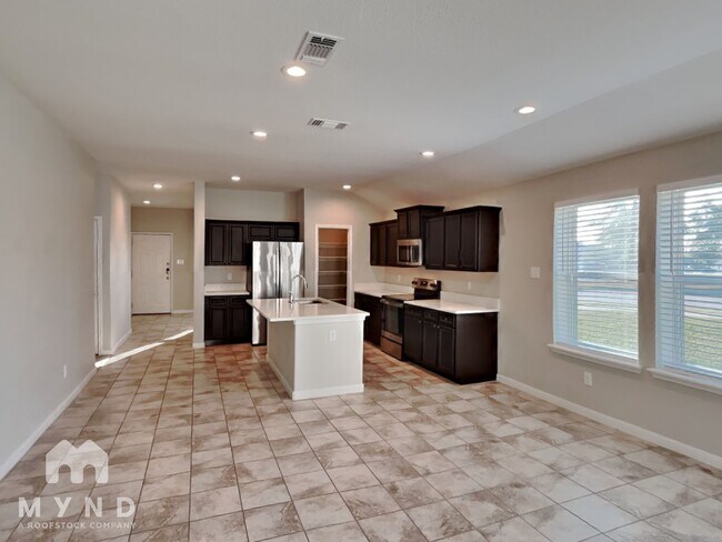 Photo - 4605 Elderberry St