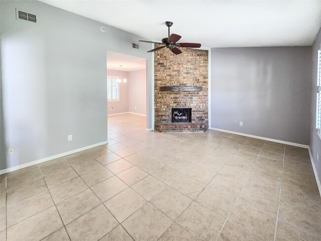 Photo - 725 Illinois Ave