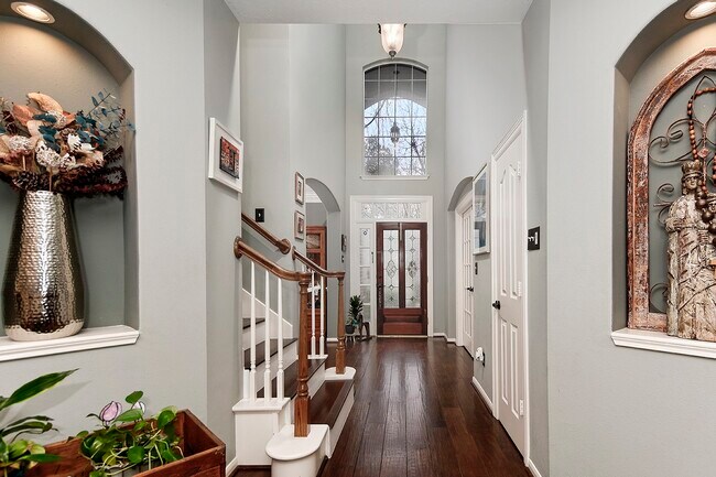 Photo - 31 Bluff Creek Pl