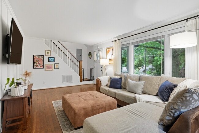 Photo - 1946 Terry Mill Rd SE