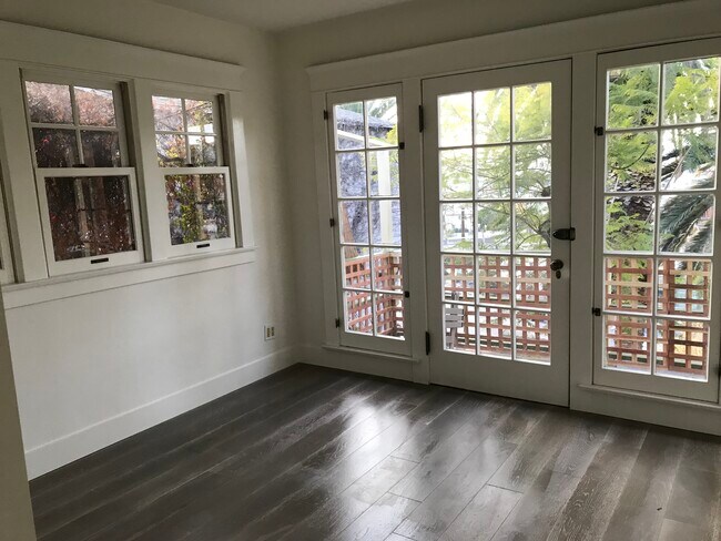 1 bedroom - 1015 Manzanita St