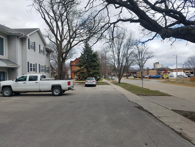 Photo - 705 Clark Ave Unit 4