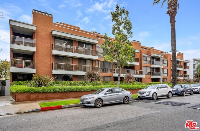 Building Photo - 125 N Gale Dr Unit 303 Rental