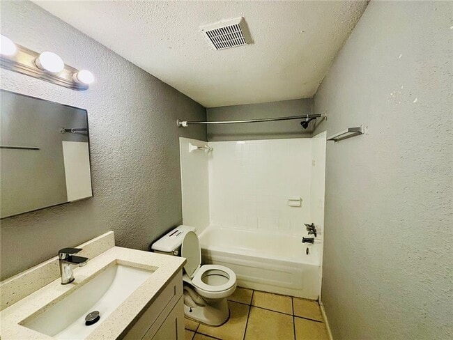 Photo - 1304 Morris Park