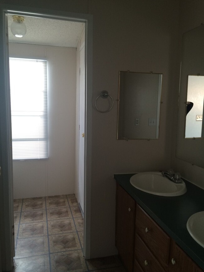 Photo - 1331 Ponderosa Ave NW