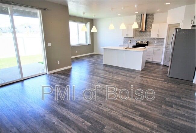 1570 S Pilar Wy