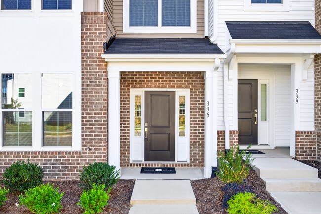 Photo - 335 Chesapeake Cmns St