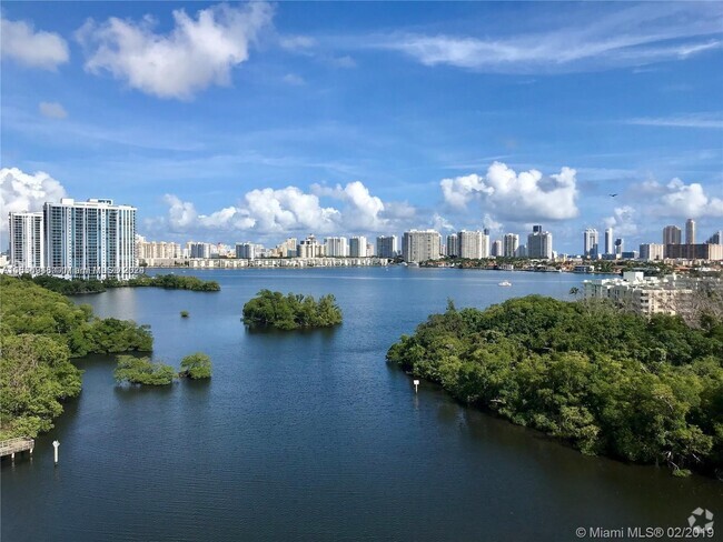 Building Photo - 16385 Biscayne Blvd Unit 1102 Rental