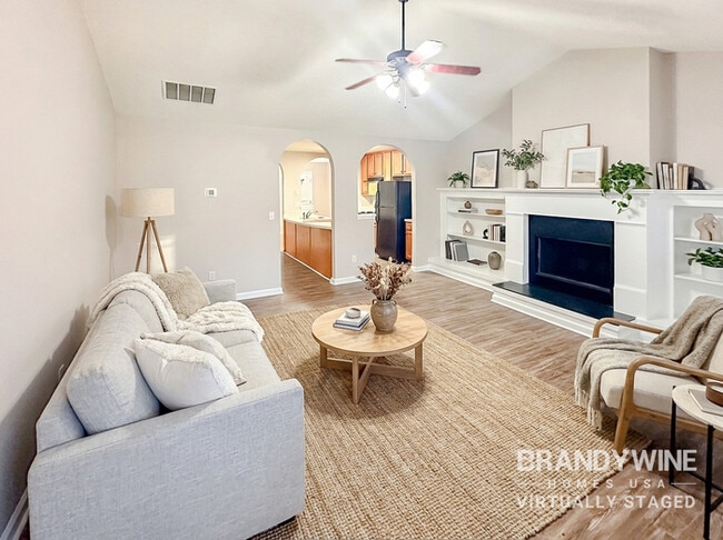 Photo - 4830 Buckeye Pl