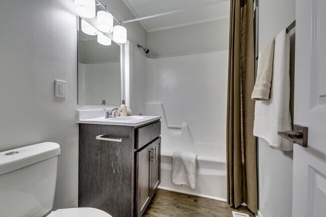 Photo - Lakeside Reserve