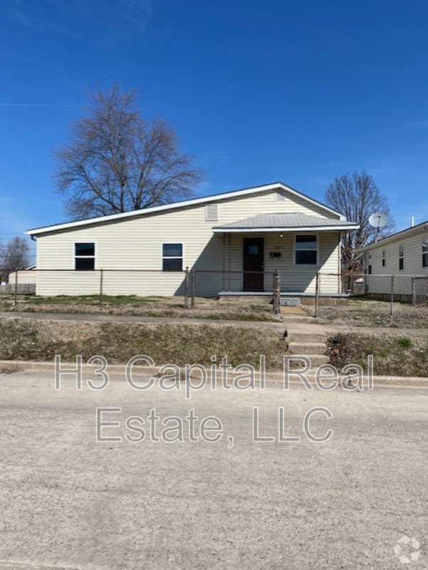 Building Photo - 2011 Harris Unit C Rental
