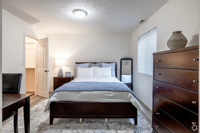 2BD, 2BA - 1,025SF - Primary Bedroom