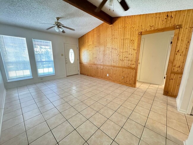 Photo - 2404 Shoemaker Dr Unidad A