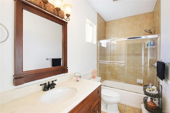 Building Photo - 2134 N Thomas St Unit #